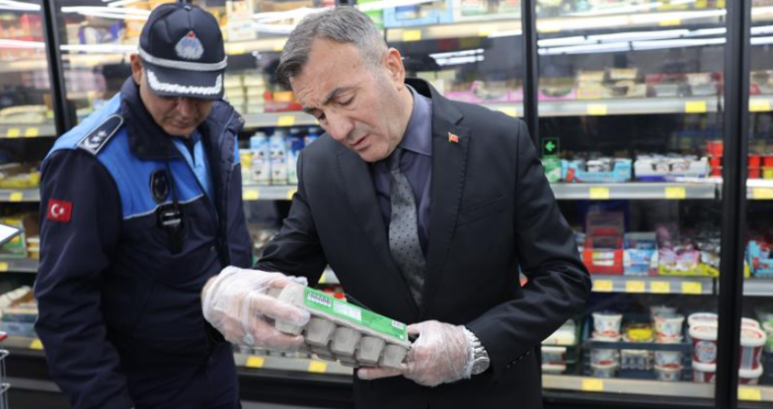 Akdeniz zabıtası zincir marketleri denetledi