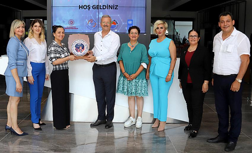 ’33 Kadın’dan Model Fabrika’ya ziyaret